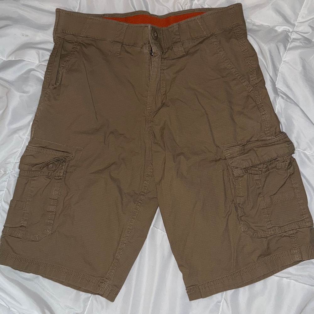 Urban Pipeline Tan Cargo Shorts 
Size 28 Waist
Like new condition